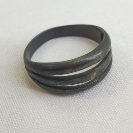 Металлическое кольцо с клеймом, диаметр 2см
